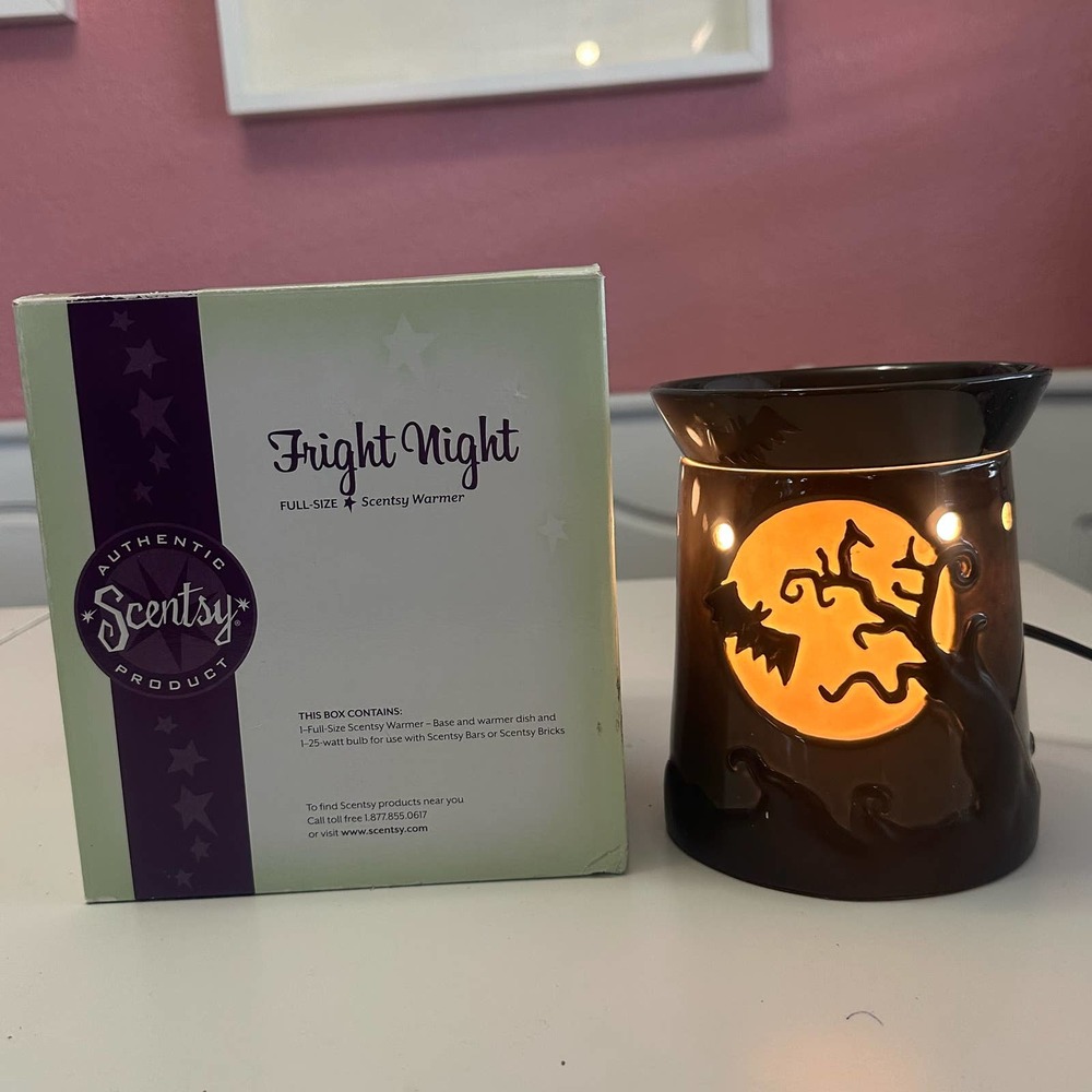 Scentsy Friday night candle warmer full size